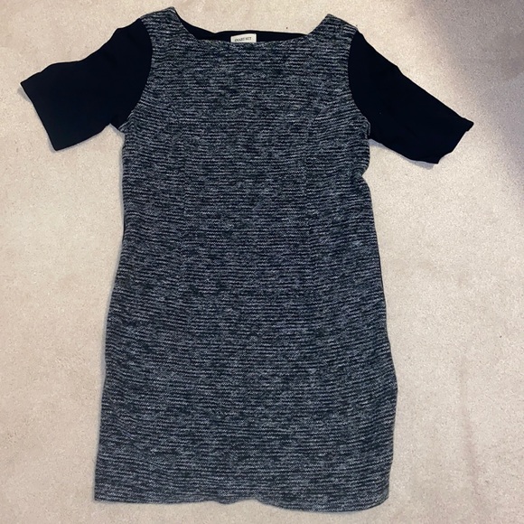 Smart Set Work Dress. Grey Textured fabric with black sleeves. - Picture 3 of 7